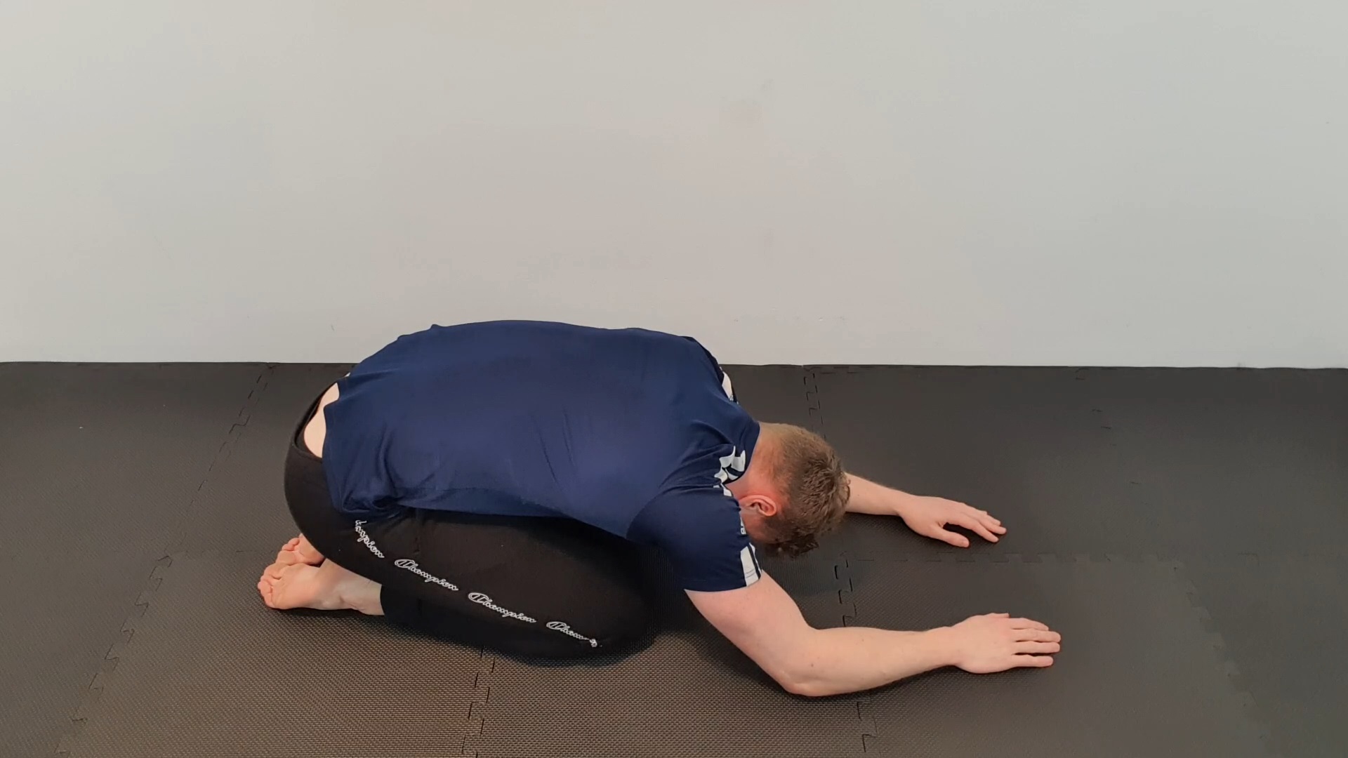 Child Pose · Rückenatmung