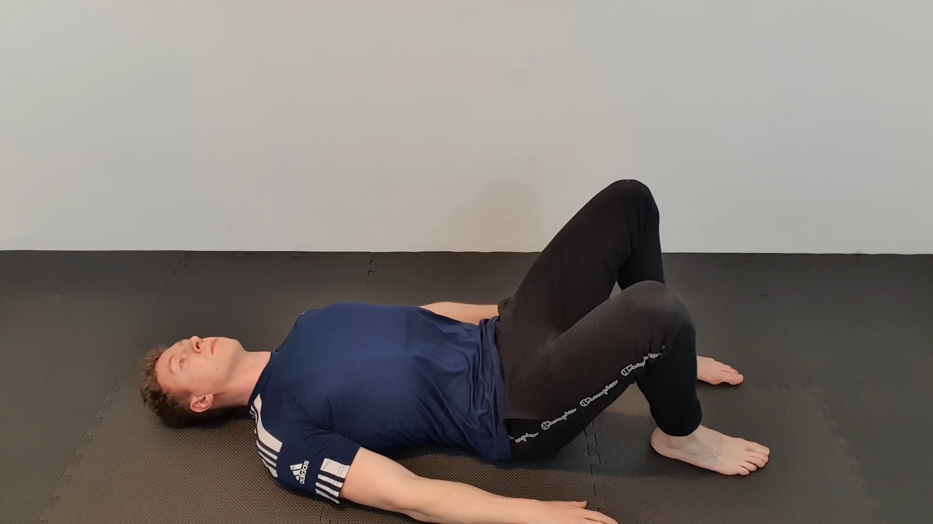 Lying Chest Expansion · Rückenlage — Bild 2